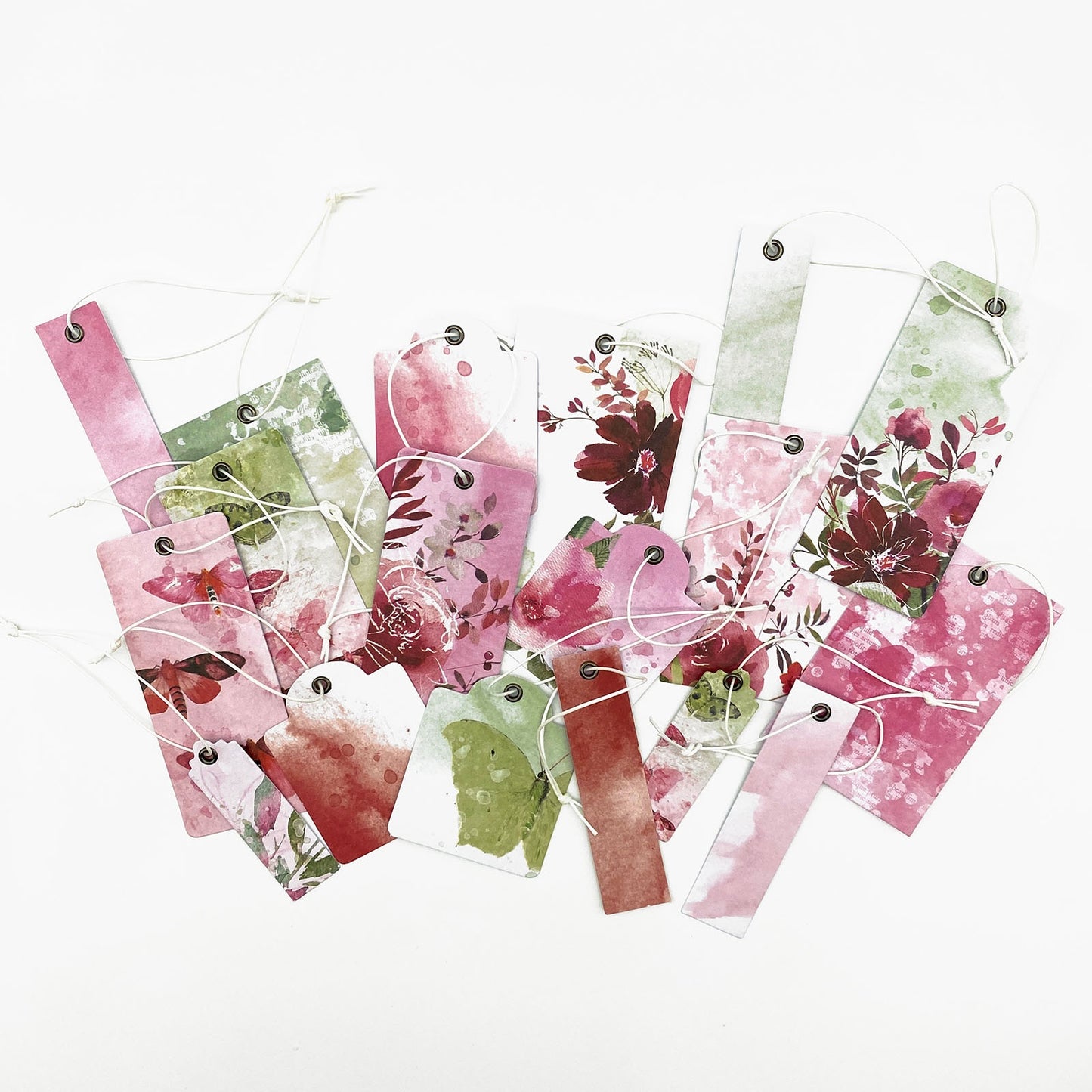 ARToptions Rouge Tag Set 18 Tags With Strings